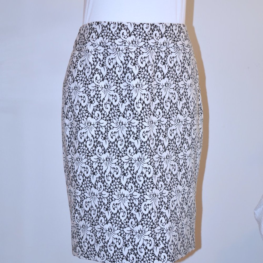 3/$25 Nine West Fully Lined Skirt